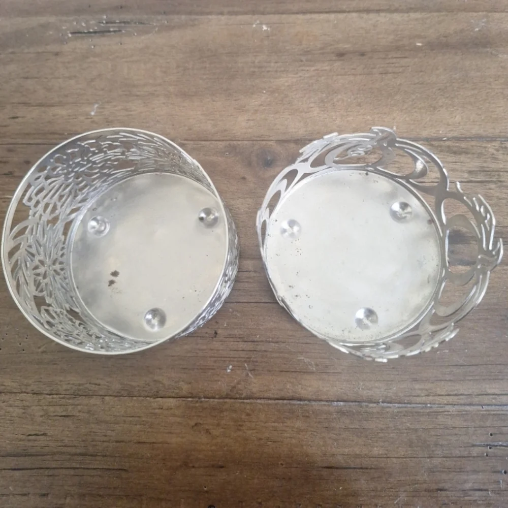 Set of 2 Decorative Metal Candle Holders – Floral & Pumpkin Design